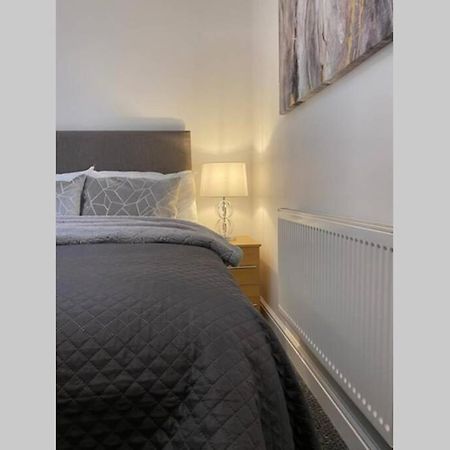 Alicia Newport By Mia Living 2 Bedroom Apartment With Dedicated Parking Eksteriør billede