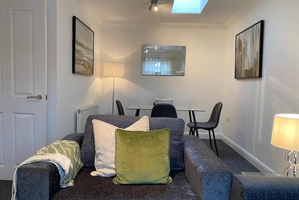 Alicia Newport By Mia Living 2 Bedroom Apartment With Dedicated Parking Eksteriør billede