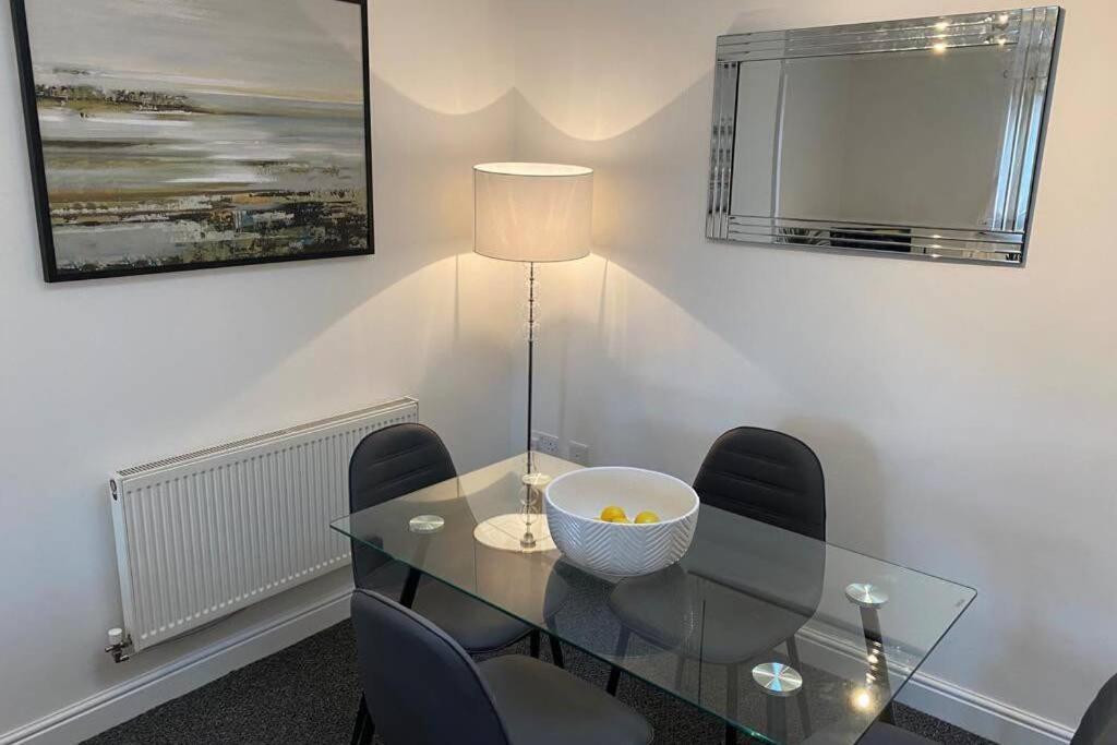 Alicia Newport By Mia Living 2 Bedroom Apartment With Dedicated Parking Eksteriør billede